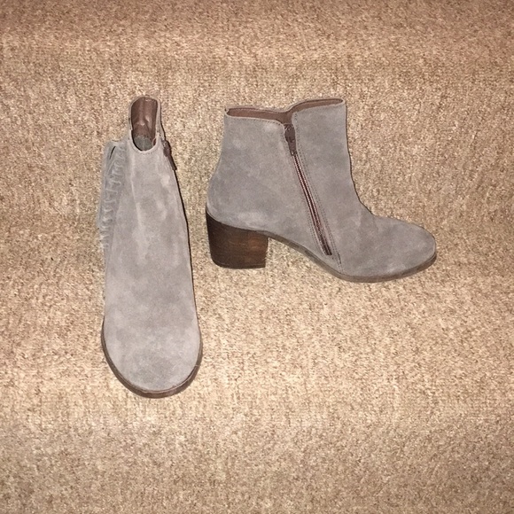 🔘NWT Reaction Kenneth Cole Genuine Suede Booties - Picture 2 of 8